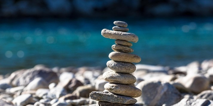 Пирамида самоценности. Как перейти от оценивания себя к безусловной ценности